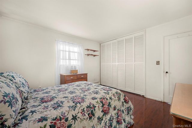 60 Flamingo Road, Levittown, NY 11756