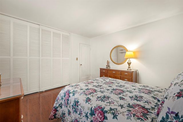 60 Flamingo Road, Levittown, NY 11756