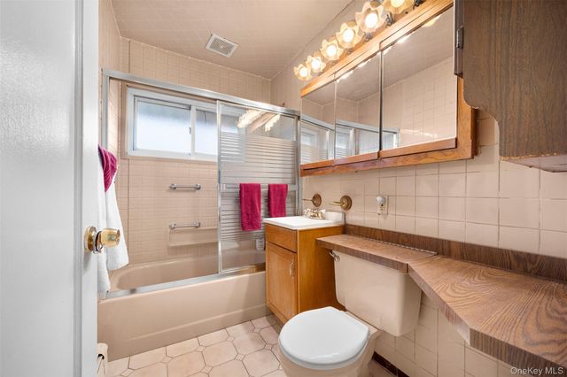 60 Flamingo Road, Levittown, NY 11756