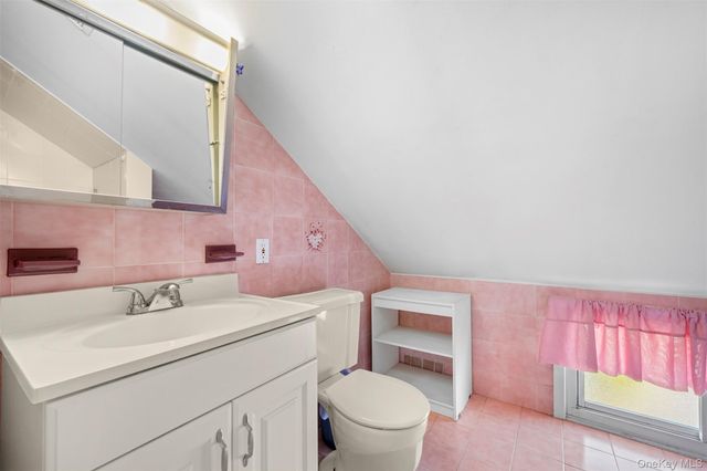 60 Flamingo Road, Levittown, NY 11756