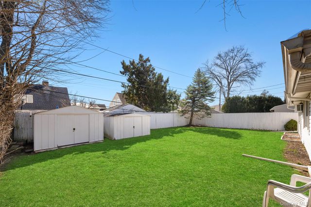 60 Flamingo Road, Levittown, NY 11756