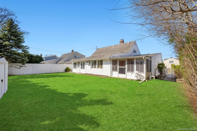 60 Flamingo Road, Levittown, NY 11756