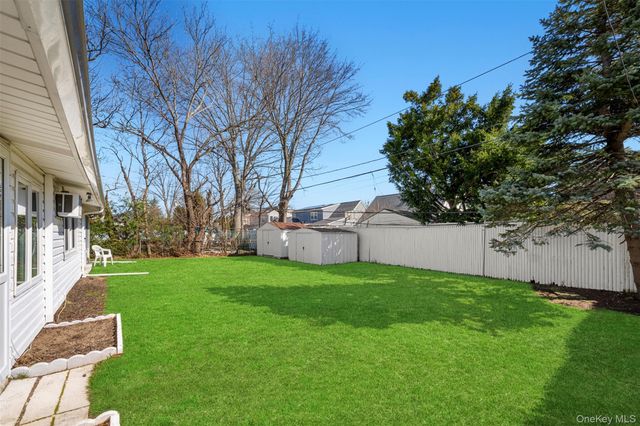 60 Flamingo Road, Levittown, NY 11756