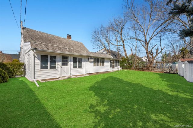 60 Flamingo Road, Levittown, NY 11756