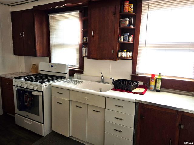 564 S MAIN Street, Canton, IL 61520