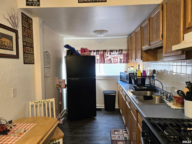 564 S MAIN Street, Canton, IL 61520