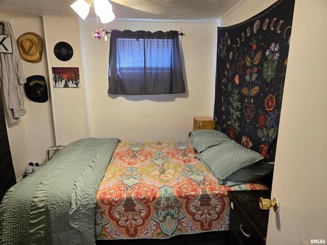 564 S MAIN Street, Canton, IL 61520