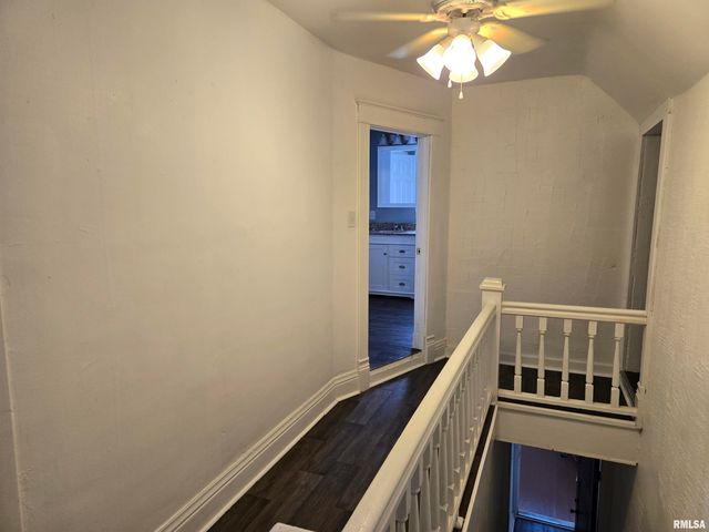 564 S MAIN Street, Canton, IL 61520