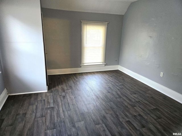 564 S MAIN Street, Canton, IL 61520