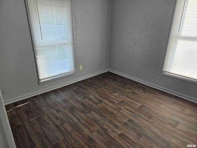 564 S MAIN Street, Canton, IL 61520