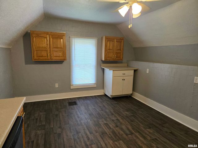 564 S MAIN Street, Canton, IL 61520