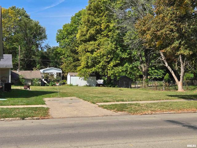 564 S MAIN Street, Canton, IL 61520