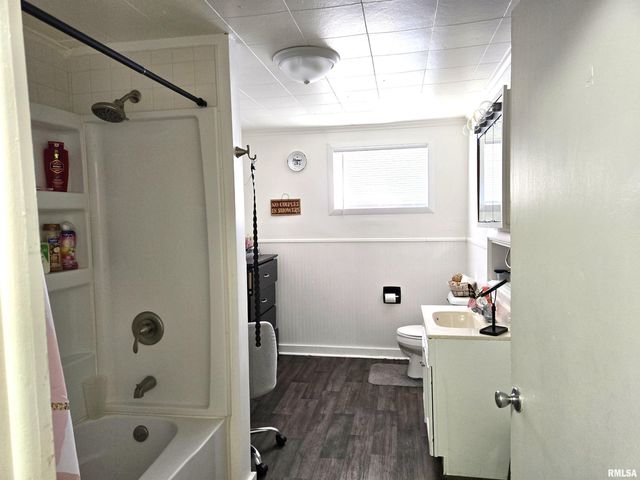 564 S MAIN Street, Canton, IL 61520