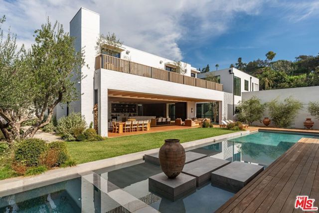 1307 N Doheny Drive, Los Angeles, CA 90069