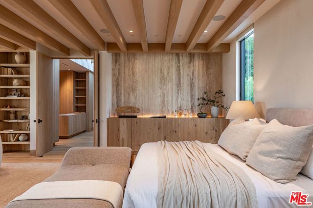 1307 N Doheny Drive, Los Angeles, CA 90069