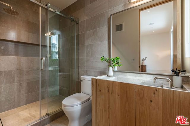 1307 N Doheny Drive, Los Angeles, CA 90069