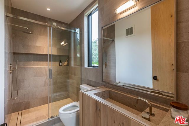 1307 N Doheny Drive, Los Angeles, CA 90069