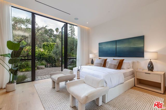 1307 N Doheny Drive, Los Angeles, CA 90069