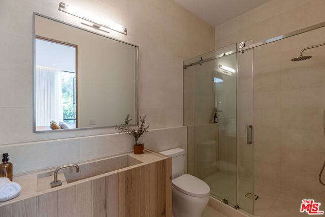 1307 N Doheny Drive, Los Angeles, CA 90069