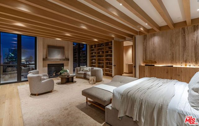 1307 N Doheny Drive, Los Angeles, CA 90069