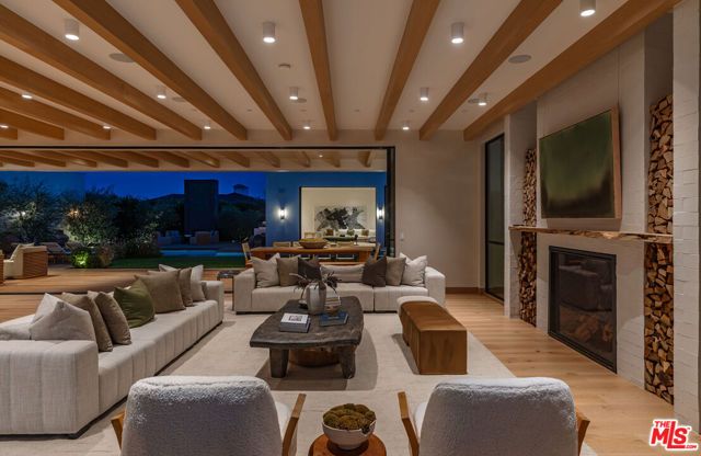 1307 N Doheny Drive, Los Angeles, CA 90069