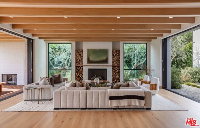 1307 N Doheny Drive, Los Angeles, CA 90069