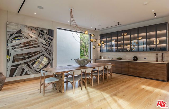 1307 N Doheny Drive, Los Angeles, CA 90069