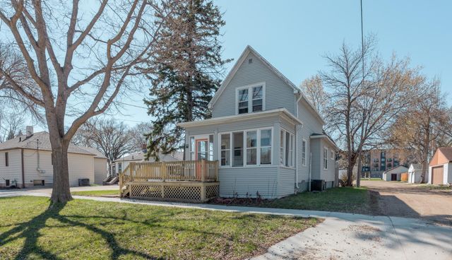 10 7th Avenue N, Fargo, ND 58102