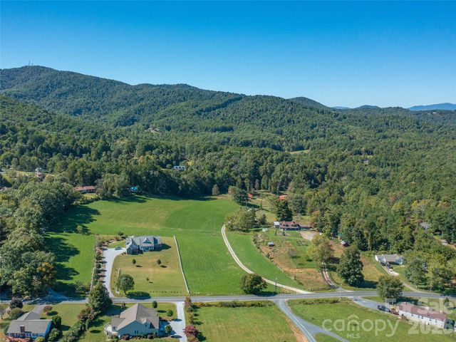 1050 Dale Road, Spruce Pine, NC 28777