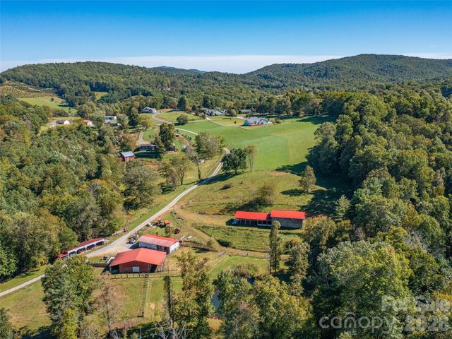 1050 Dale Road, Spruce Pine, NC 28777
