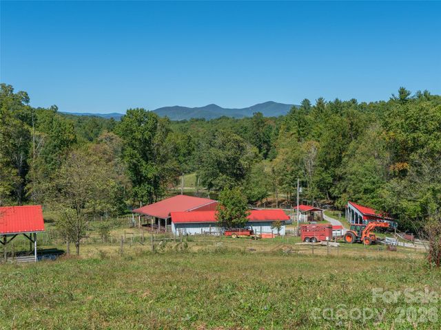 1050 Dale Road, Spruce Pine, NC 28777