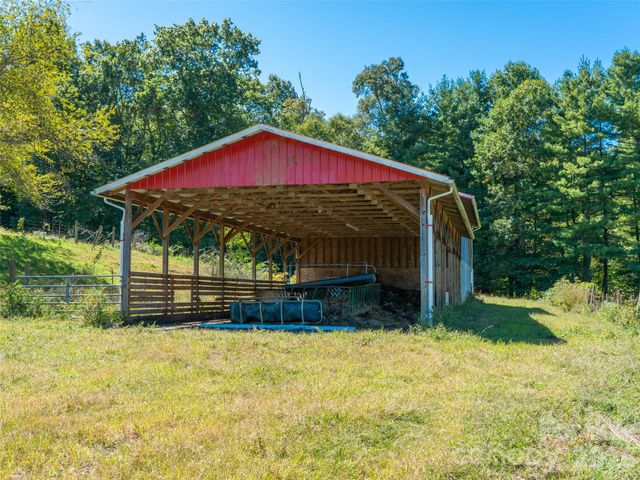 1050 Dale Road, Spruce Pine, NC 28777