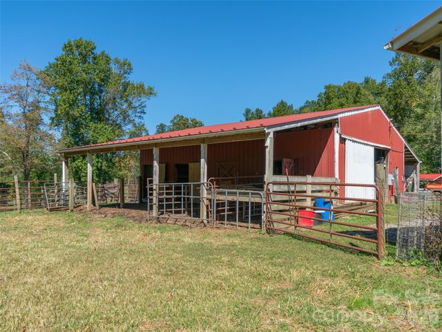 1050 Dale Road, Spruce Pine, NC 28777