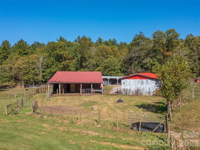 1050 Dale Road, Spruce Pine, NC 28777