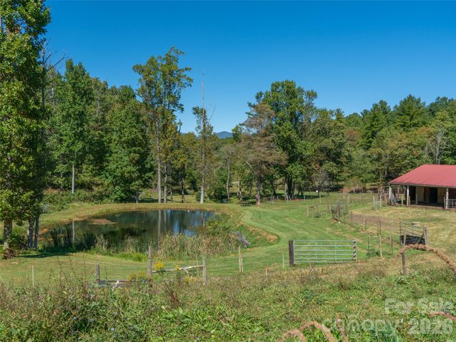 1050 Dale Road, Spruce Pine, NC 28777