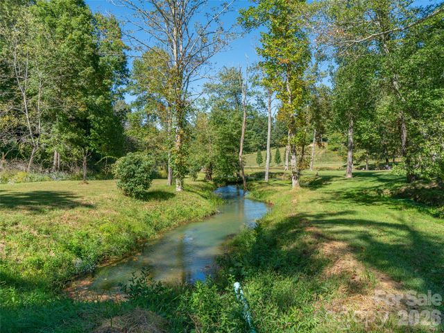 1050 Dale Road, Spruce Pine, NC 28777