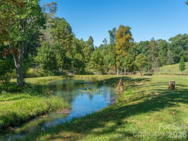 1050 Dale Road, Spruce Pine, NC 28777