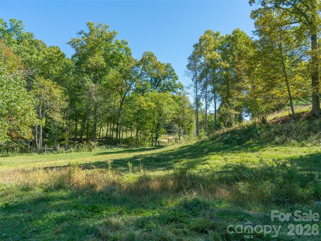 1050 Dale Road, Spruce Pine, NC 28777