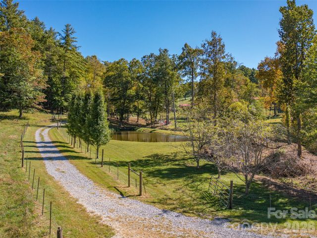 1050 Dale Road, Spruce Pine, NC 28777