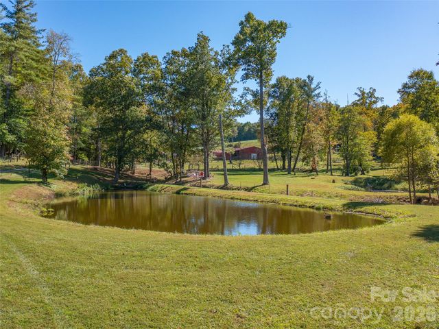1050 Dale Road, Spruce Pine, NC 28777