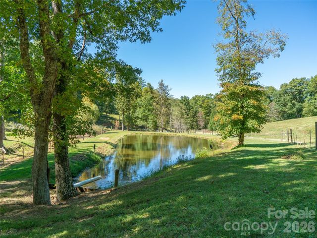 1050 Dale Road, Spruce Pine, NC 28777