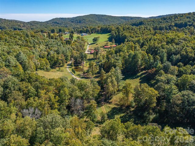1050 Dale Road, Spruce Pine, NC 28777