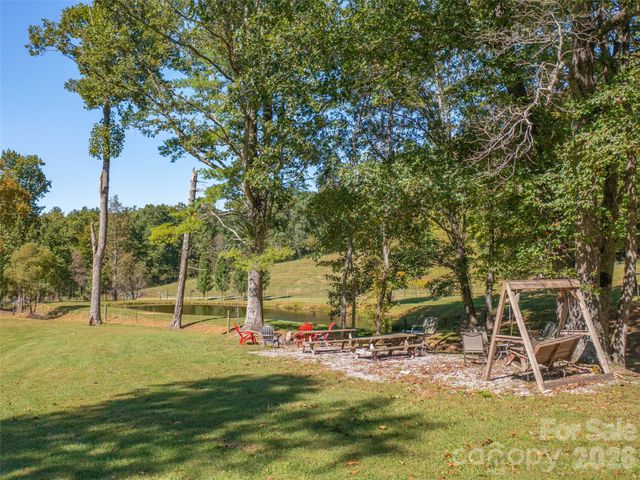 1050 Dale Road, Spruce Pine, NC 28777