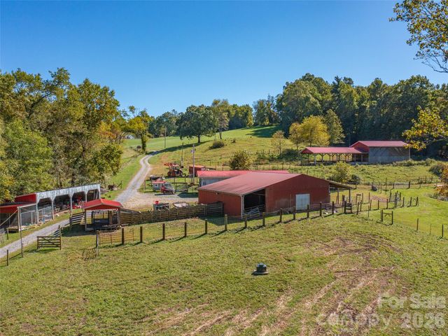 1050 Dale Road, Spruce Pine, NC 28777