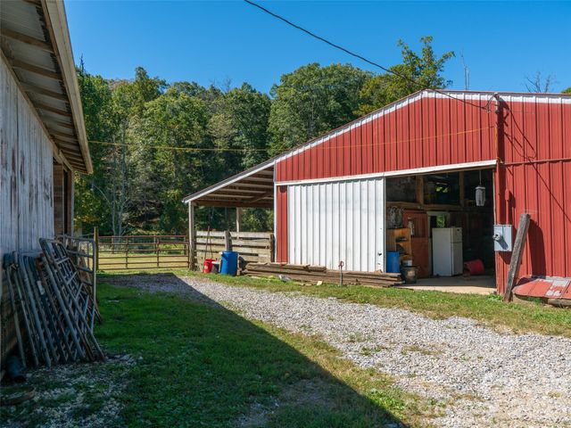 1050 Dale Road, Spruce Pine, NC 28777