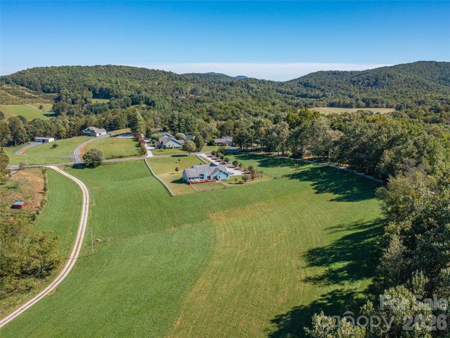 1050 Dale Road, Spruce Pine, NC 28777