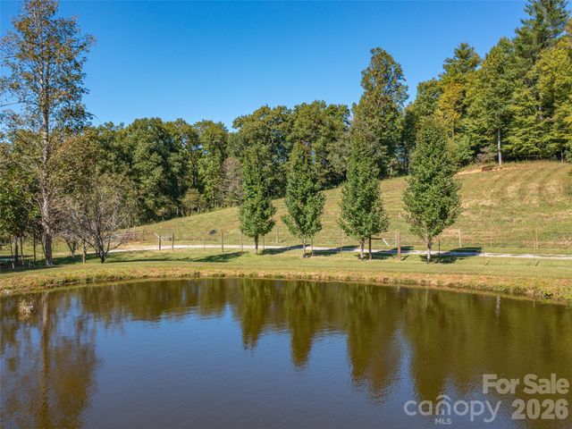 1050 Dale Road, Spruce Pine, NC 28777