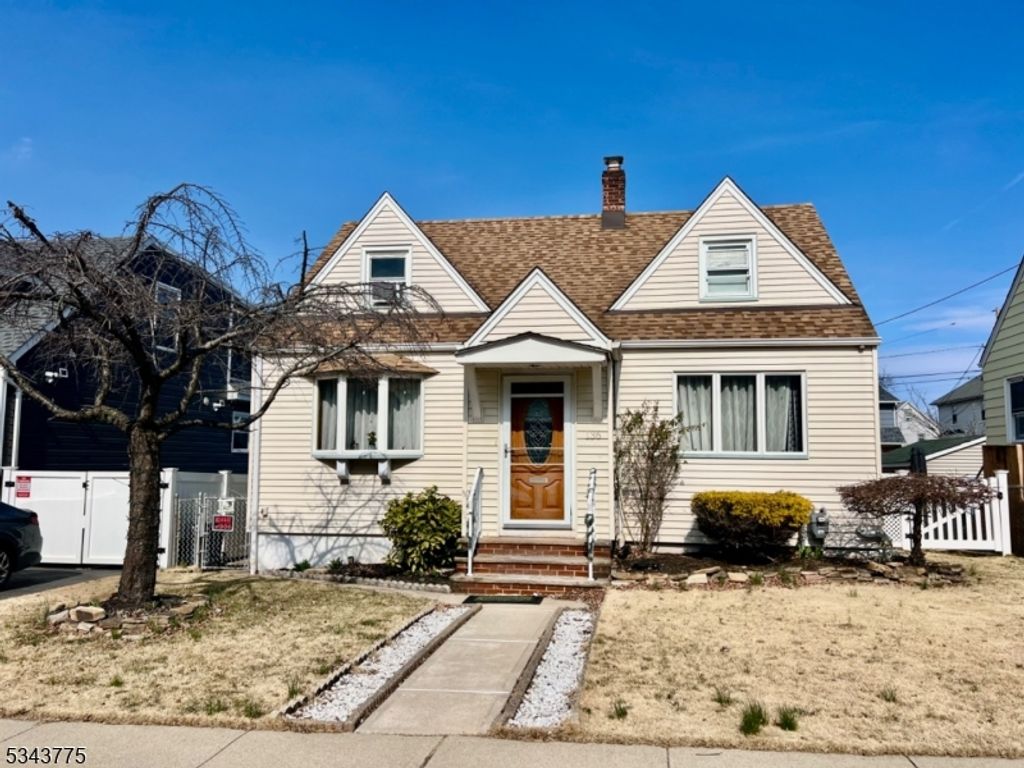 136 Van Riper Ave, Clifton City, NJ 07011
