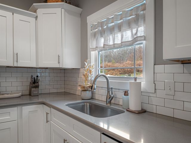 262 Castleknock Road, Winfield, WV 25213