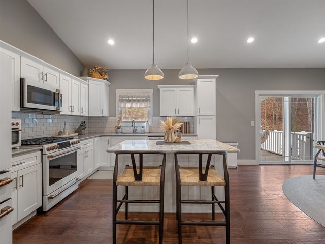 262 Castleknock Road, Winfield, WV 25213